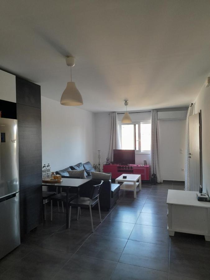 Bright Top Floor Apartment! Закінф Екстер'єр фото