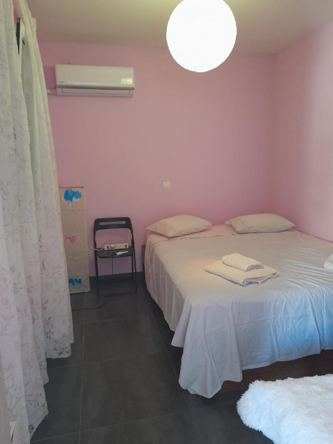 Bright Top Floor Apartment! Закінф Екстер'єр фото
