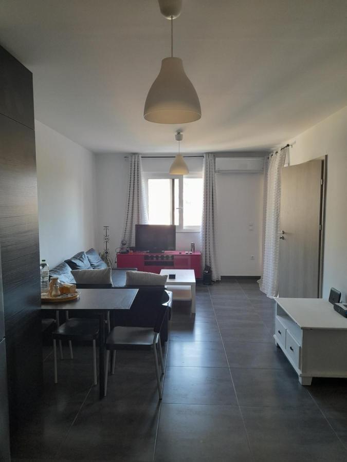 Bright Top Floor Apartment! Закінф Екстер'єр фото